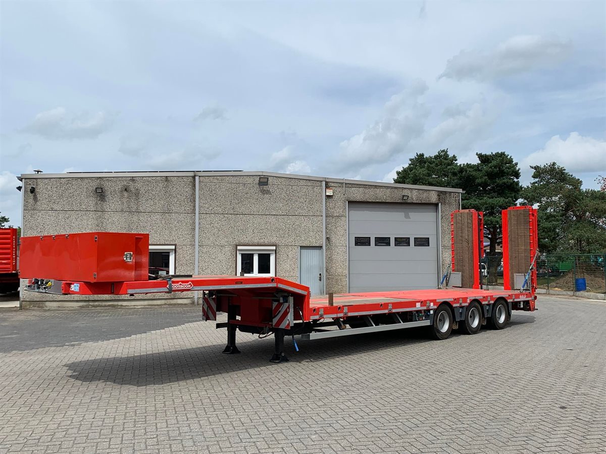 Trailer Nooteboom 3 assige semi dieplader